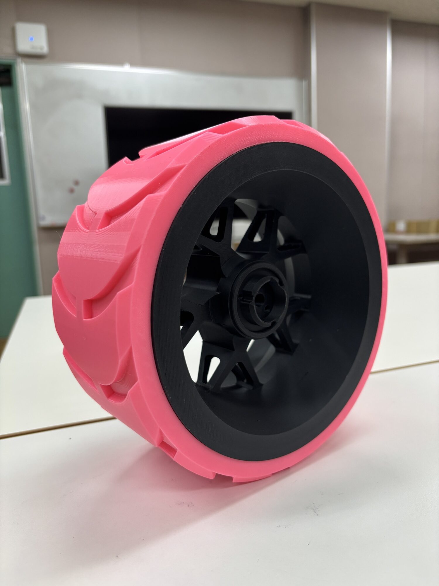 3Dプリンタで製作したPLA製ホイールとTPU製タイヤ